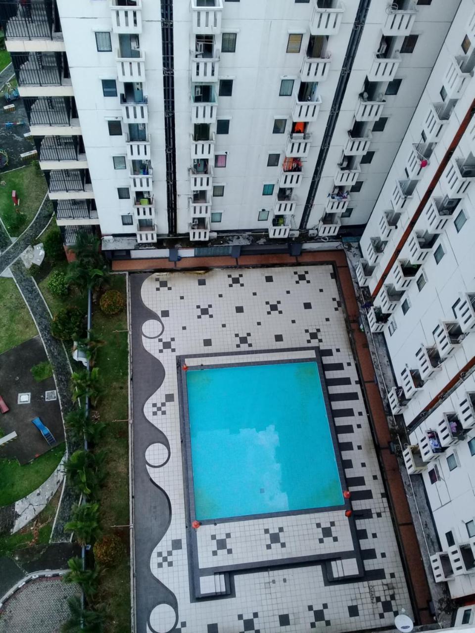 Raja Property Jakarta Luaran gambar