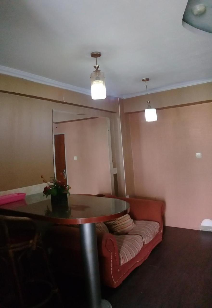 Raja Property Jakarta Luaran gambar