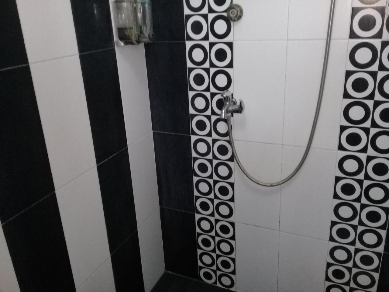 Raja Property Jakarta Luaran gambar
